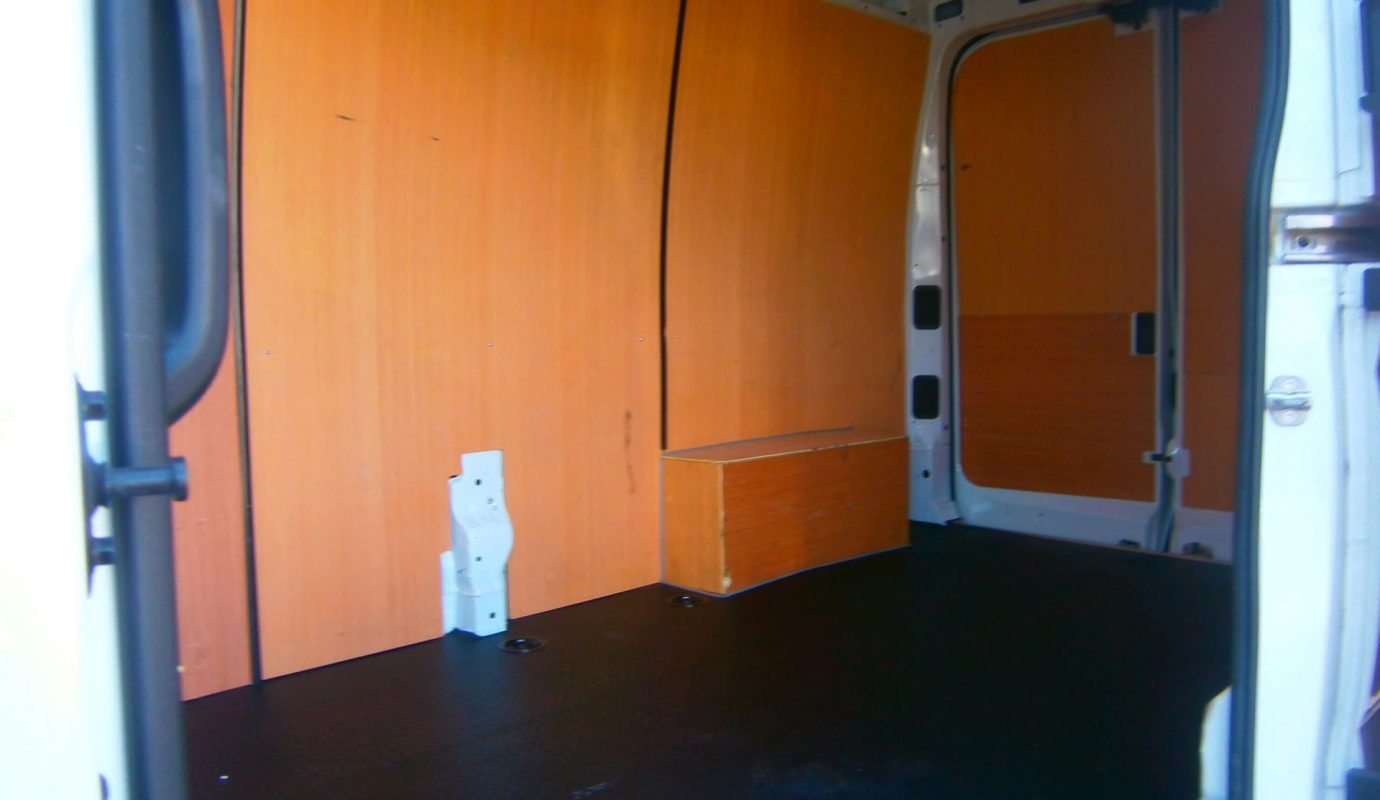 Maxus Deliver 9 Lux D20 Panel Van