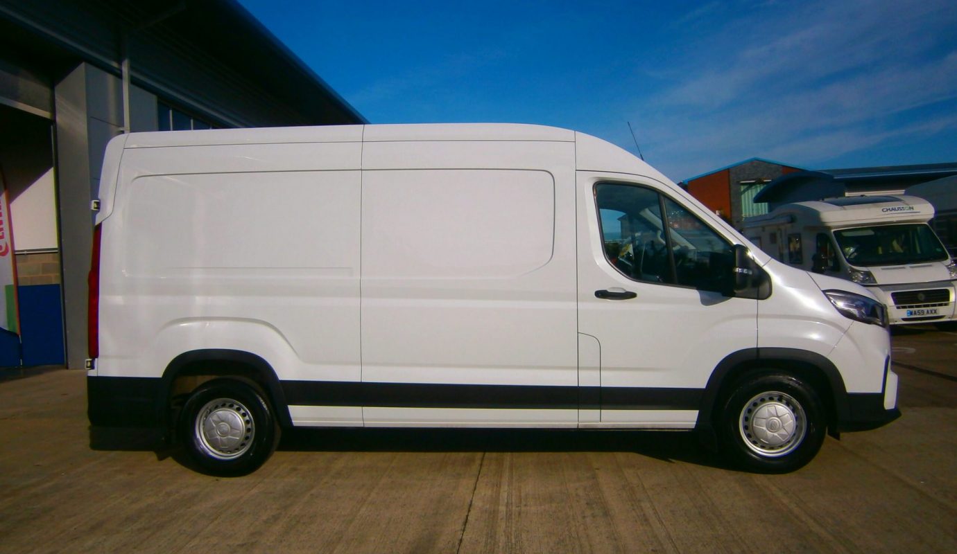 Maxus Deliver 9 Lux D20 Panel Van