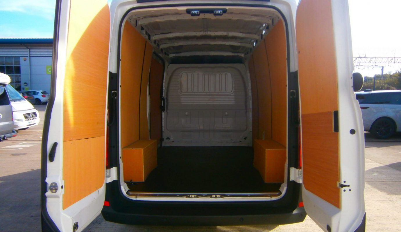 Maxus Deliver 9 Lux D20 Panel Van