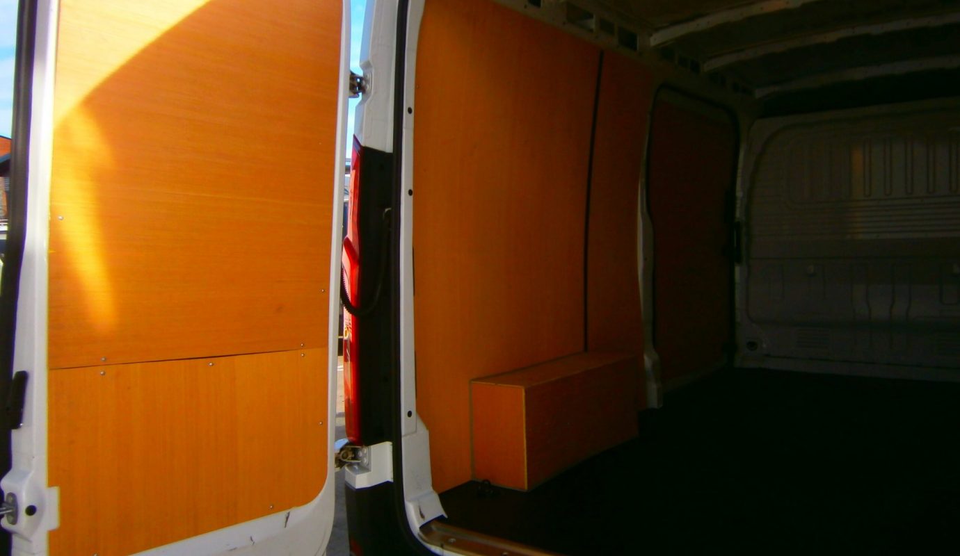 Maxus Deliver 9 Lux D20 Panel Van