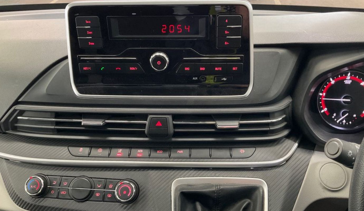 Maxus Deliver 9 Lux D20 Panel Van