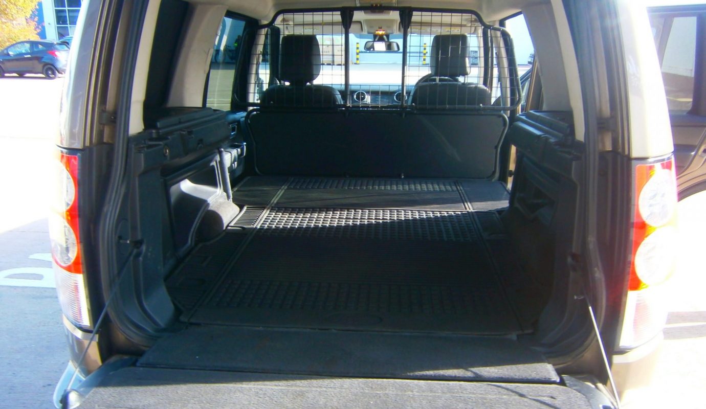 Land Rover Discovery Commercial