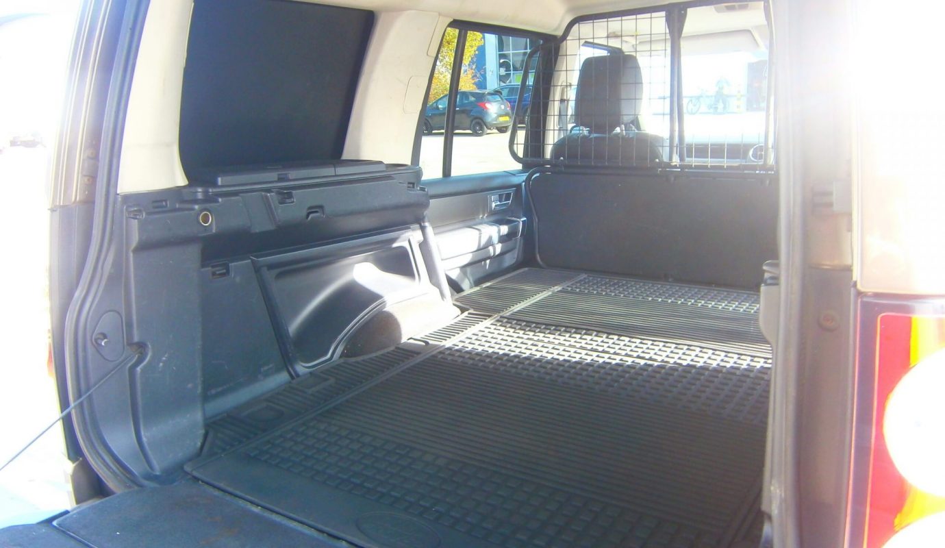 Land Rover Discovery Commercial