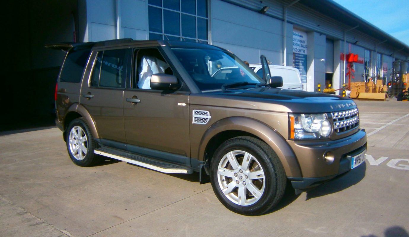 Land Rover Discovery Commercial